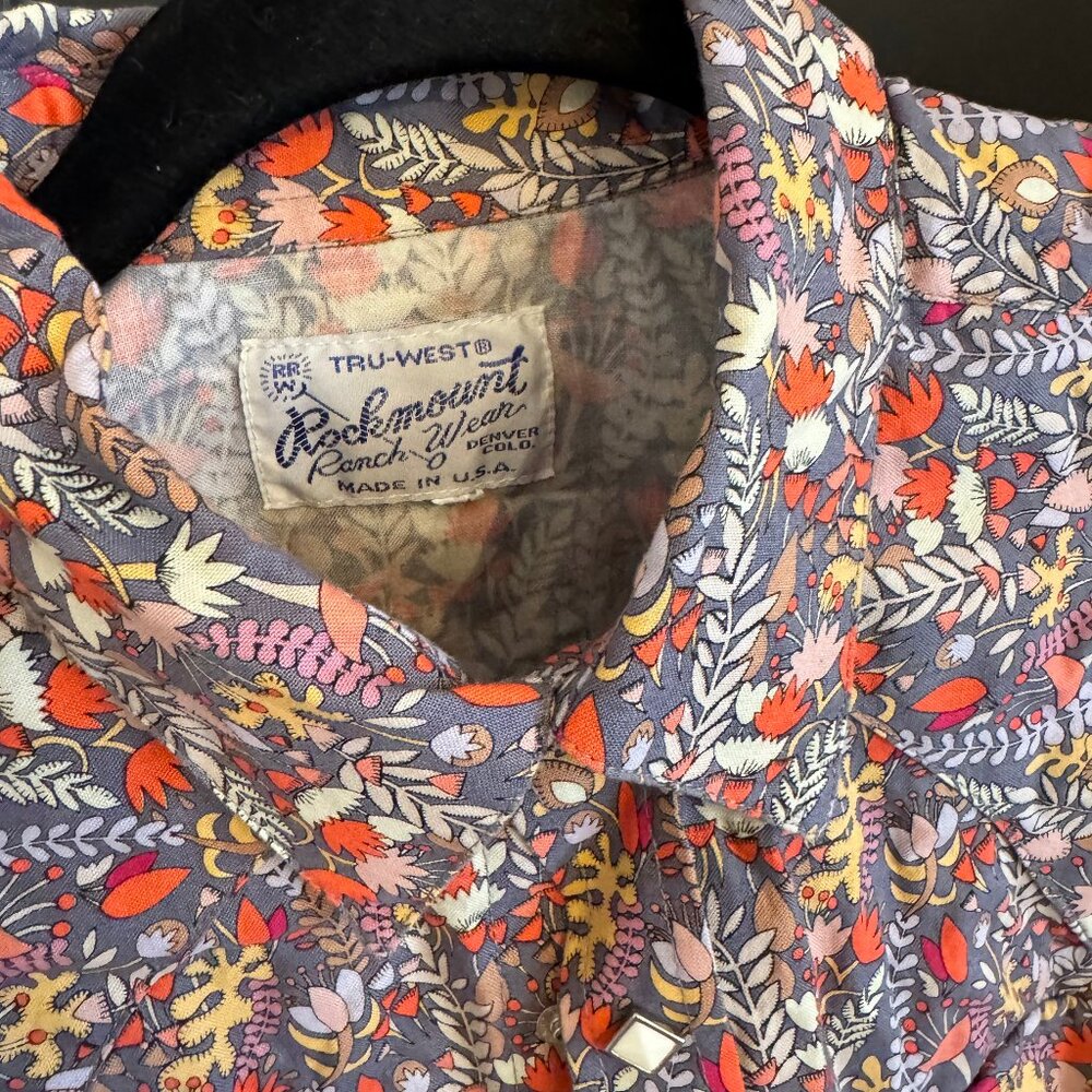 NWOT Men's ranch wear shirt with square snap buttons